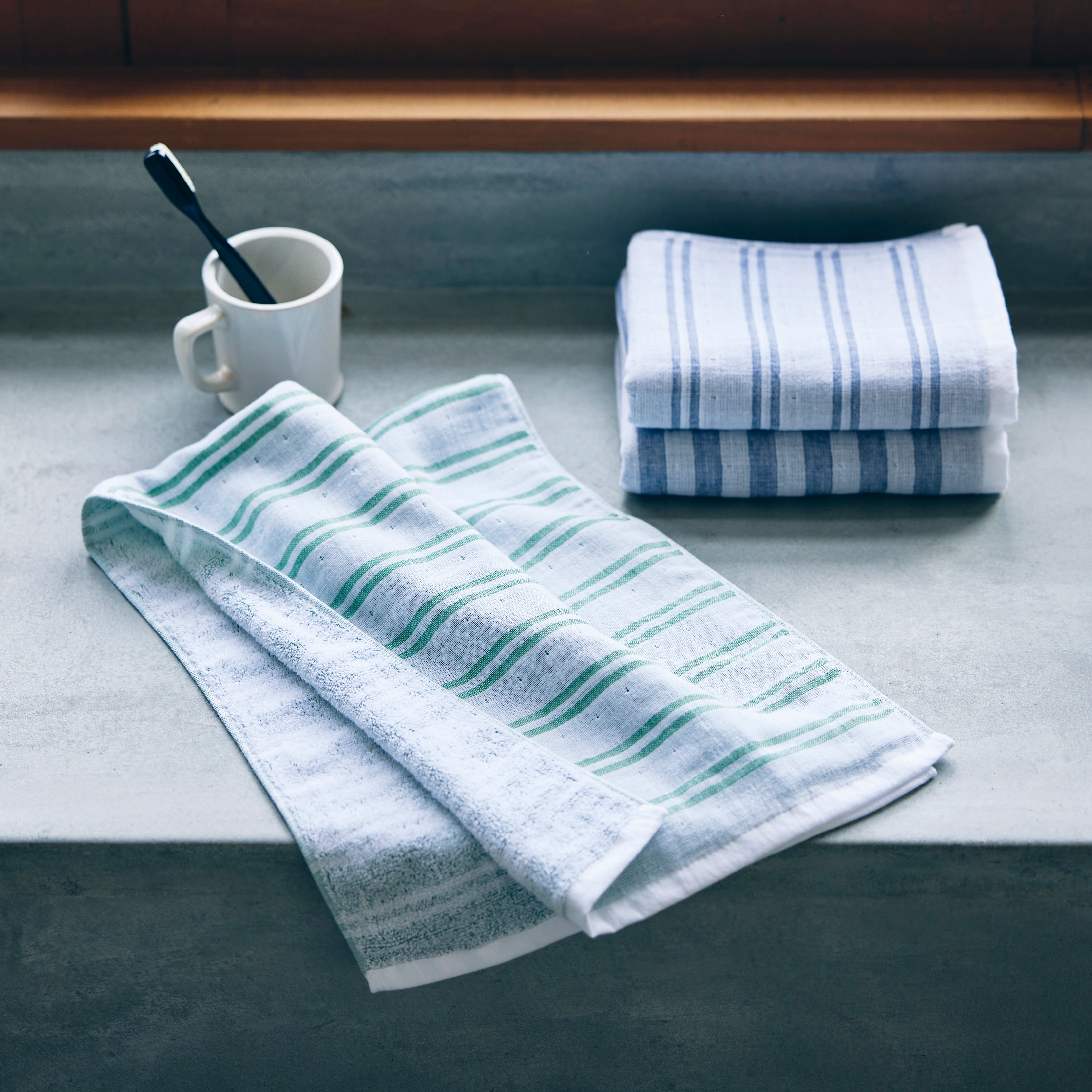 〈シマ-ダブル白地〉フェイスタオル 箱入り