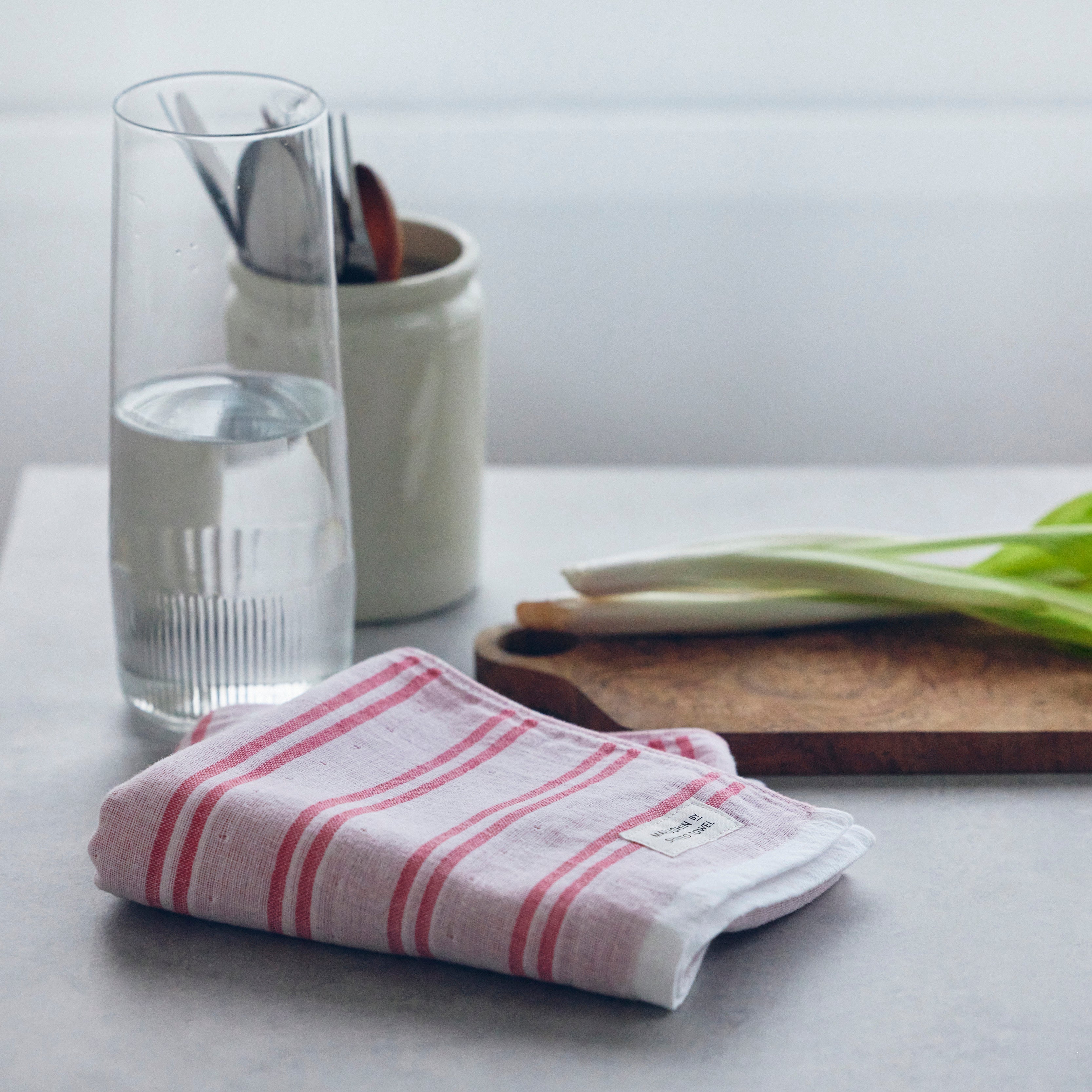 〈シマ-ダブル白地〉フェイスタオル 箱入り