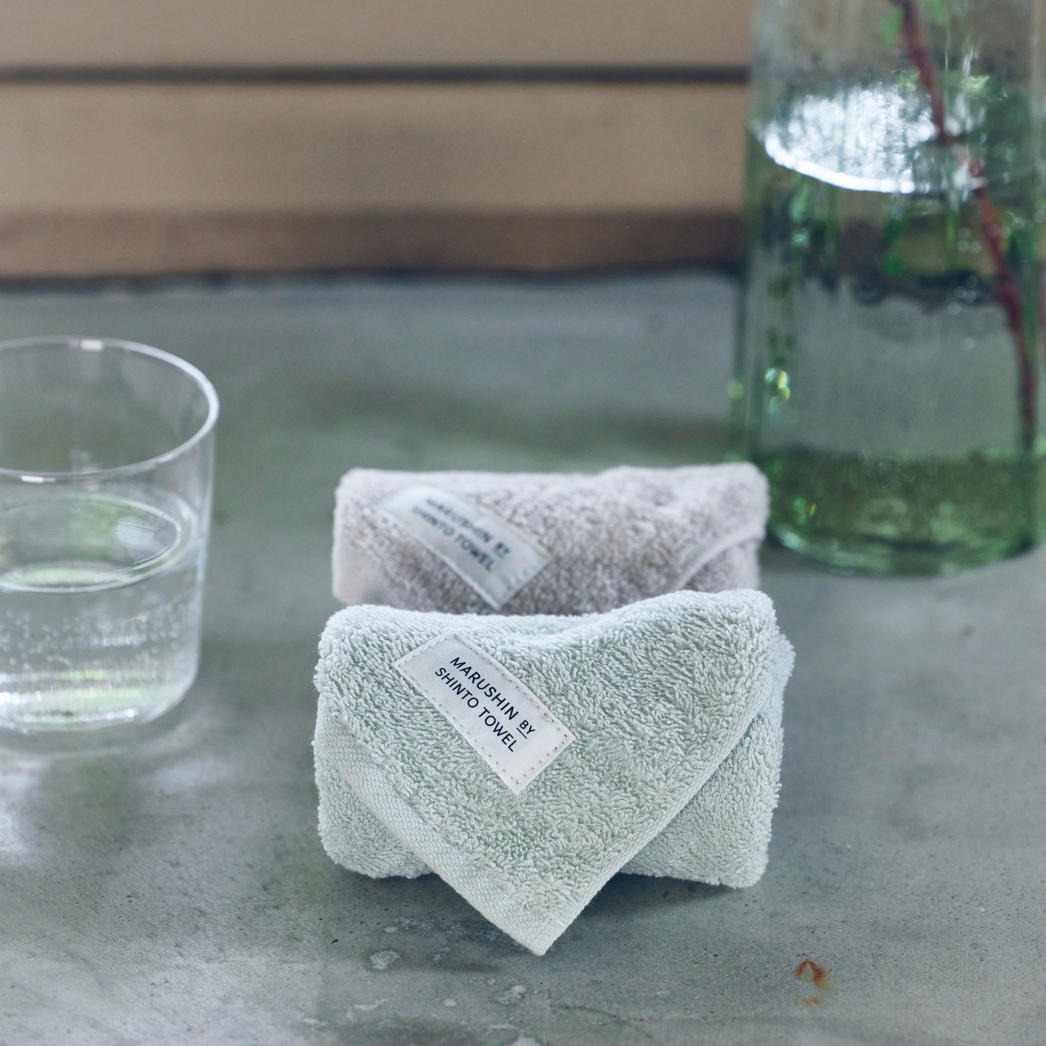 〈ユキネサラシ〉ハンドタオル2枚(セージ ⁄ ベージュ)箱入り