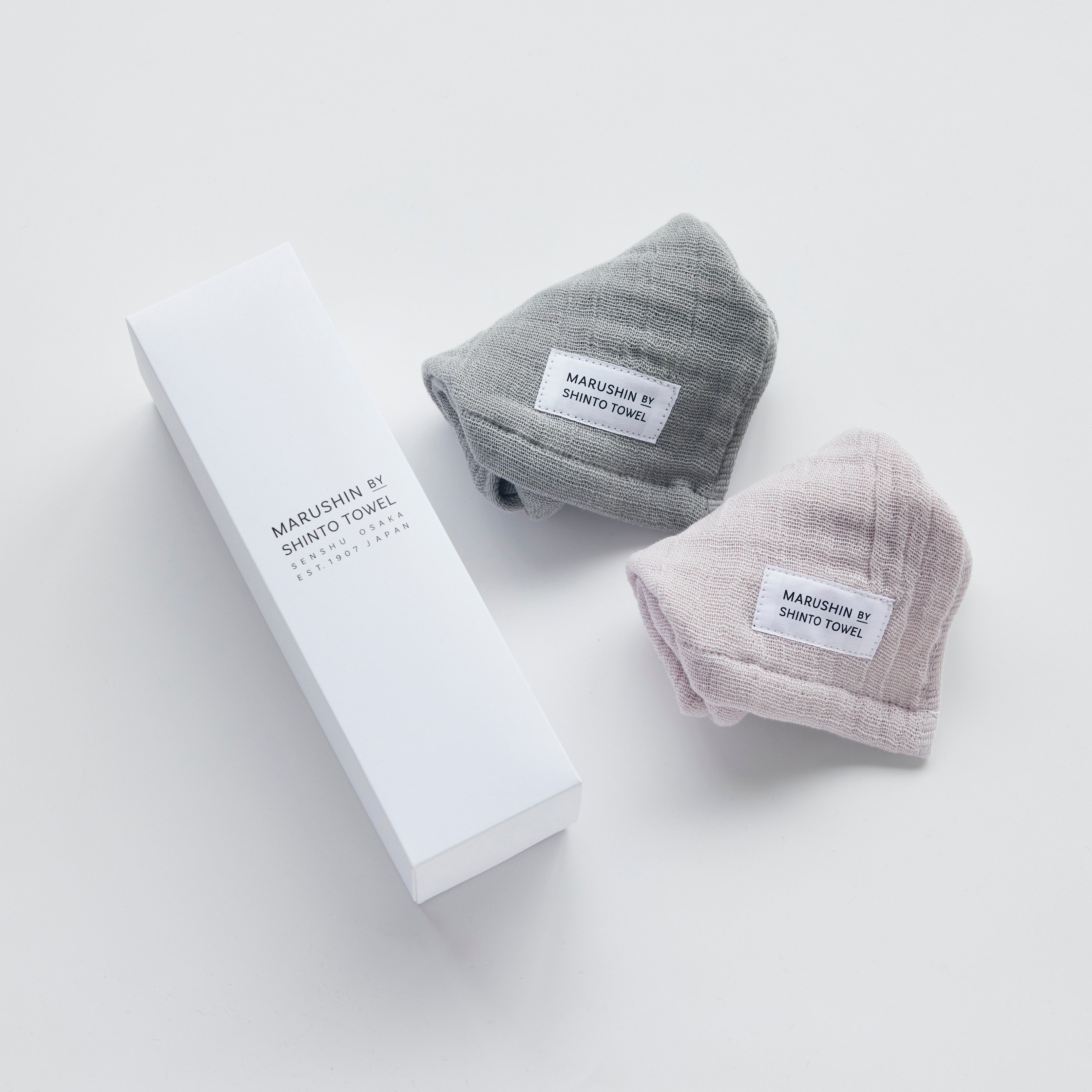 〈ランダムガーゼ〉ハンドタオル2枚（グレー ⁄ ピンクグレー）箱入り