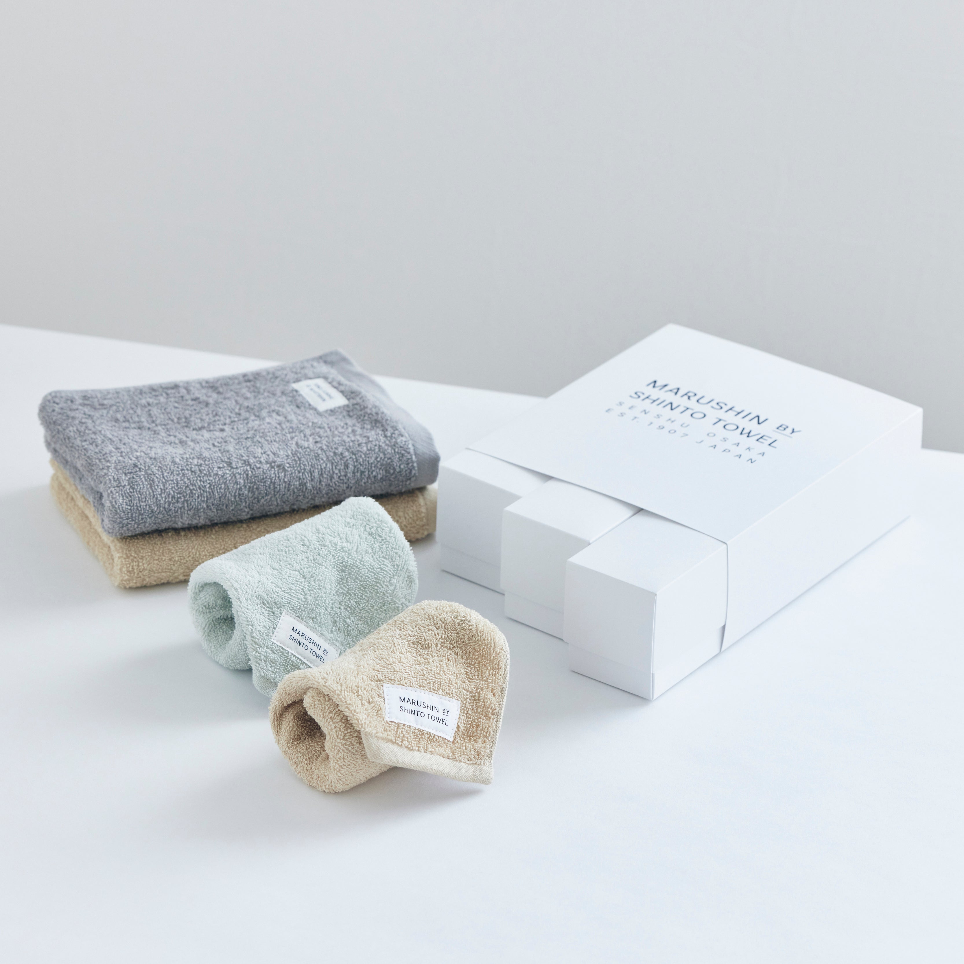 〈ユキネサラシ〉ハンドタオル2枚（セージ ⁄ ベージュ）箱入り