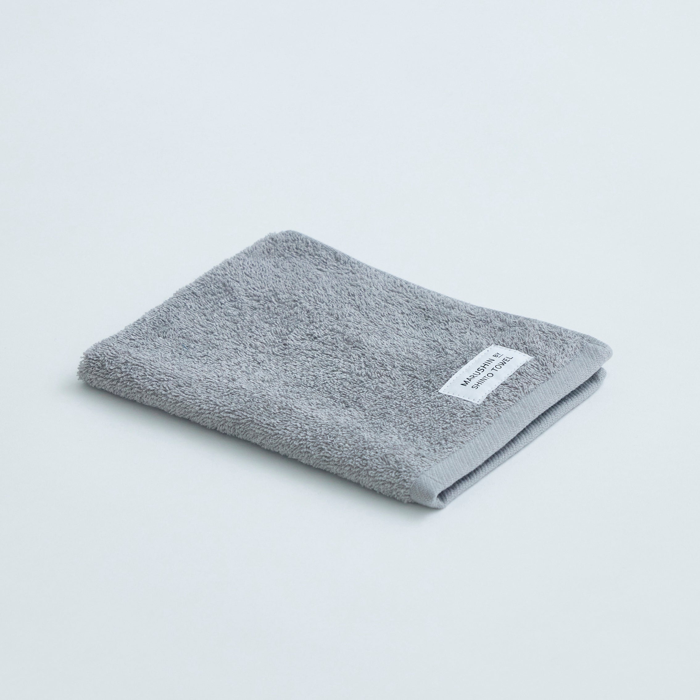 〈ユキネサラシ〉ハンドタオル2枚（グレー ⁄ ピンクグレー）箱入り