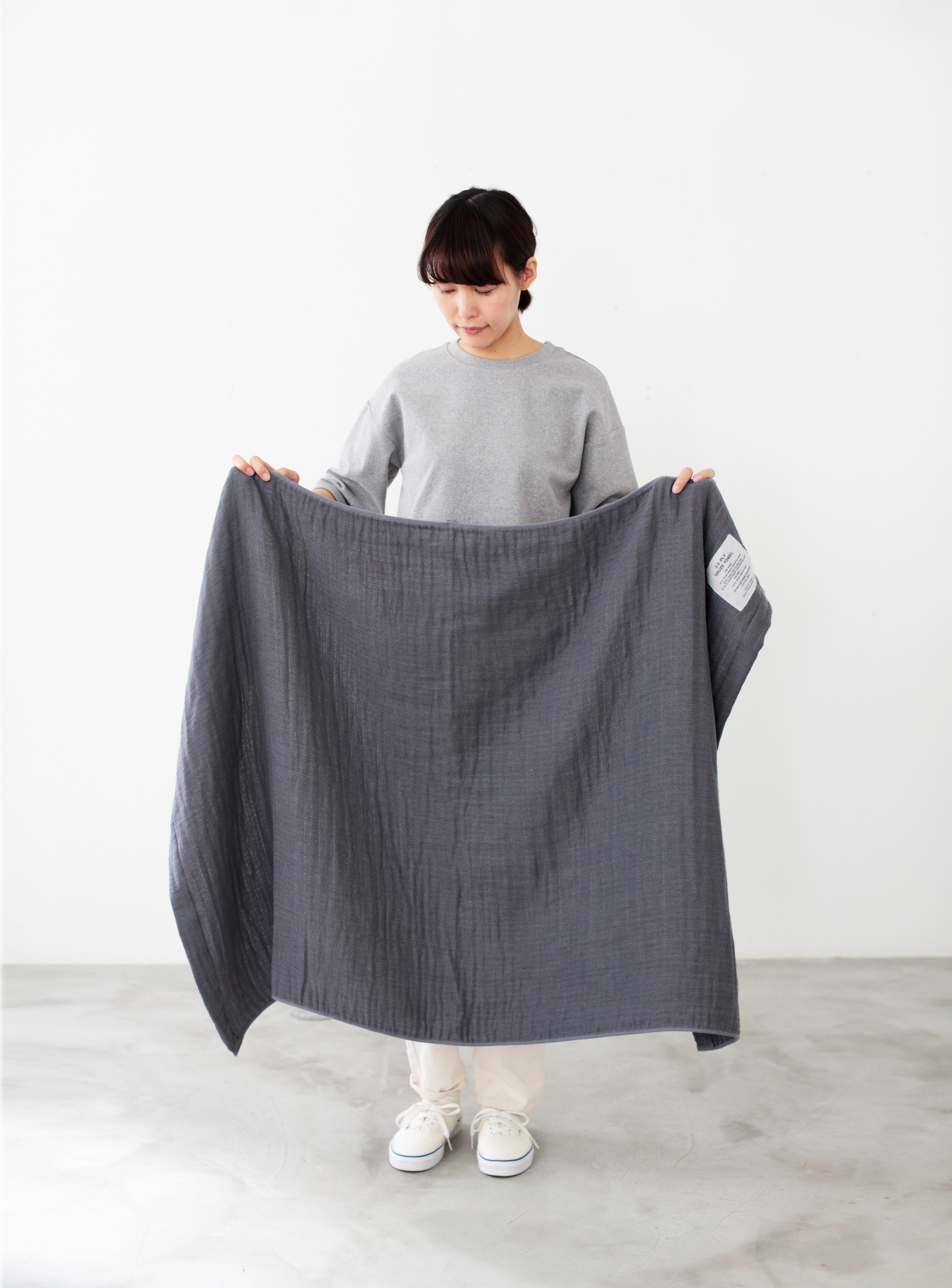 2.5-PLY GAUZE 大判バスタオル｜オーガニックコットン100%｜速乾性に優れ、変則的に織ることによって独特の風合いと肌触りに仕上げた、軽やかなガーゼタオル｜SHINTO TOWEL STORE