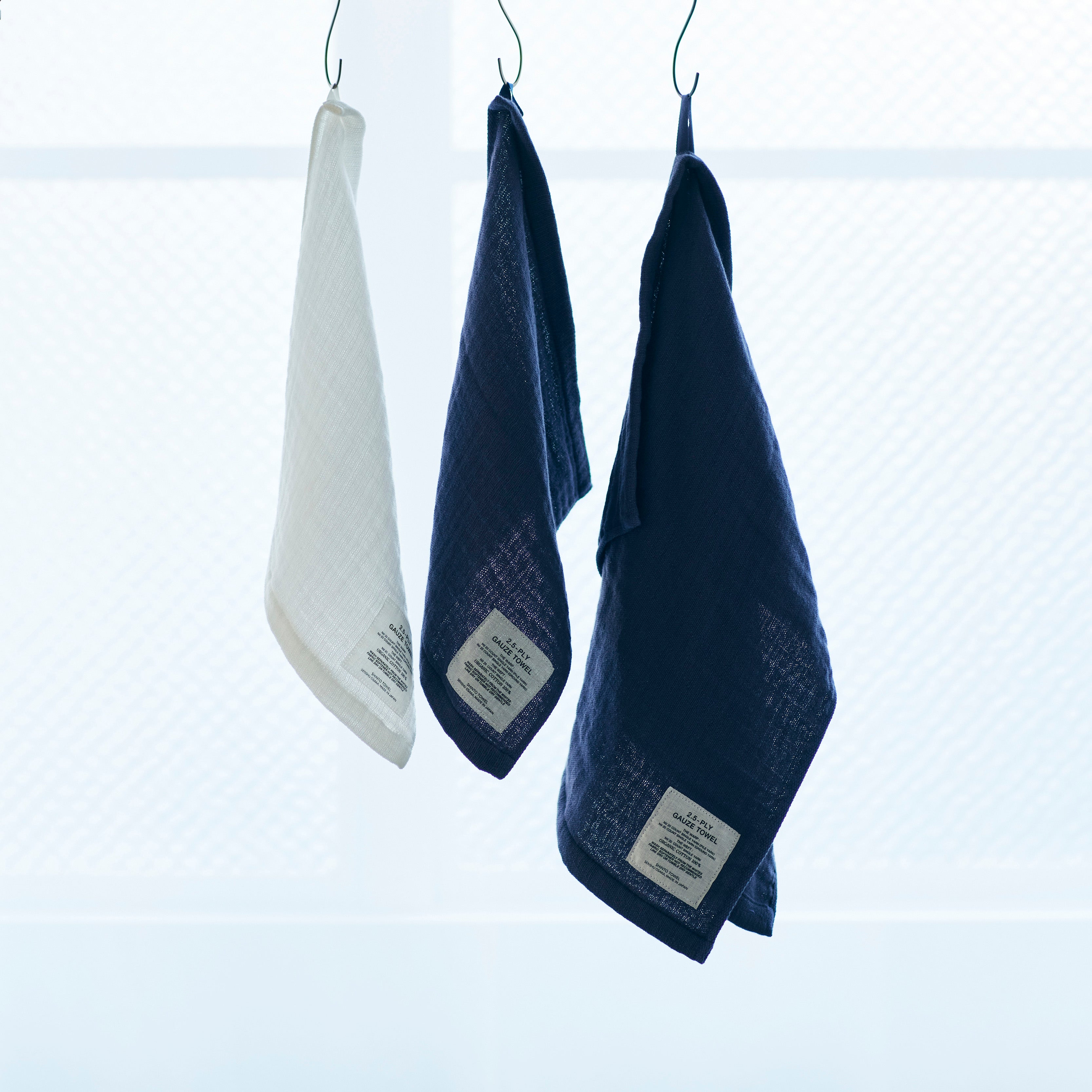 2.5-PLY GAUZE ティータオル｜オーガニックコットン100%｜速乾性に優れ、変則的に織ることによって独特の風合いと肌触りに仕上げた、軽やかなガーゼタオル｜SHINTO TOWEL STORE