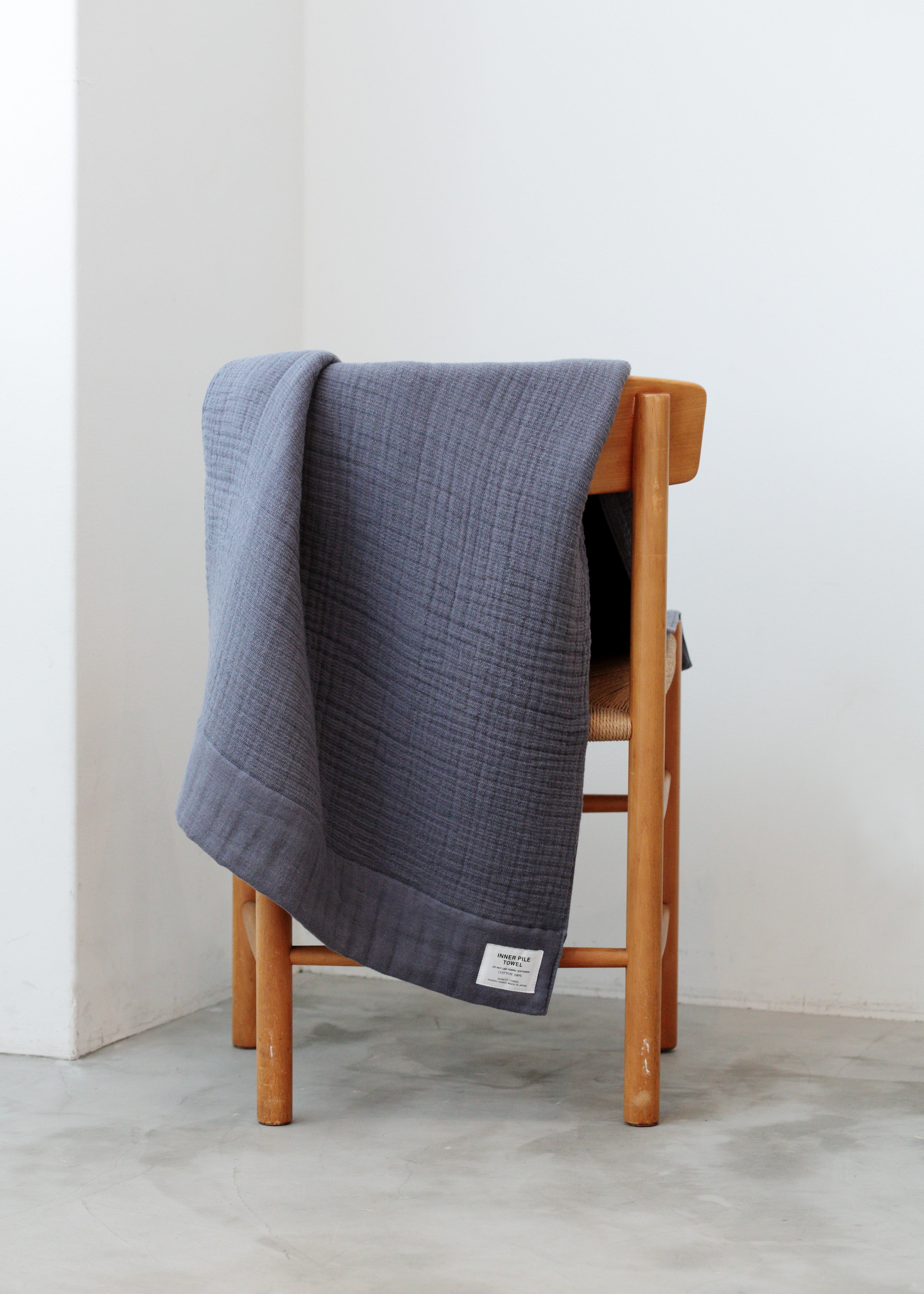INNER PILE バスタオル｜オーガニックコットン100%｜ボリュームがあるのに軽くて柔らかく、泉州タオルの伝統製法で引き出す高い吸水性を備えています｜SHINTO TOWEL STORE
